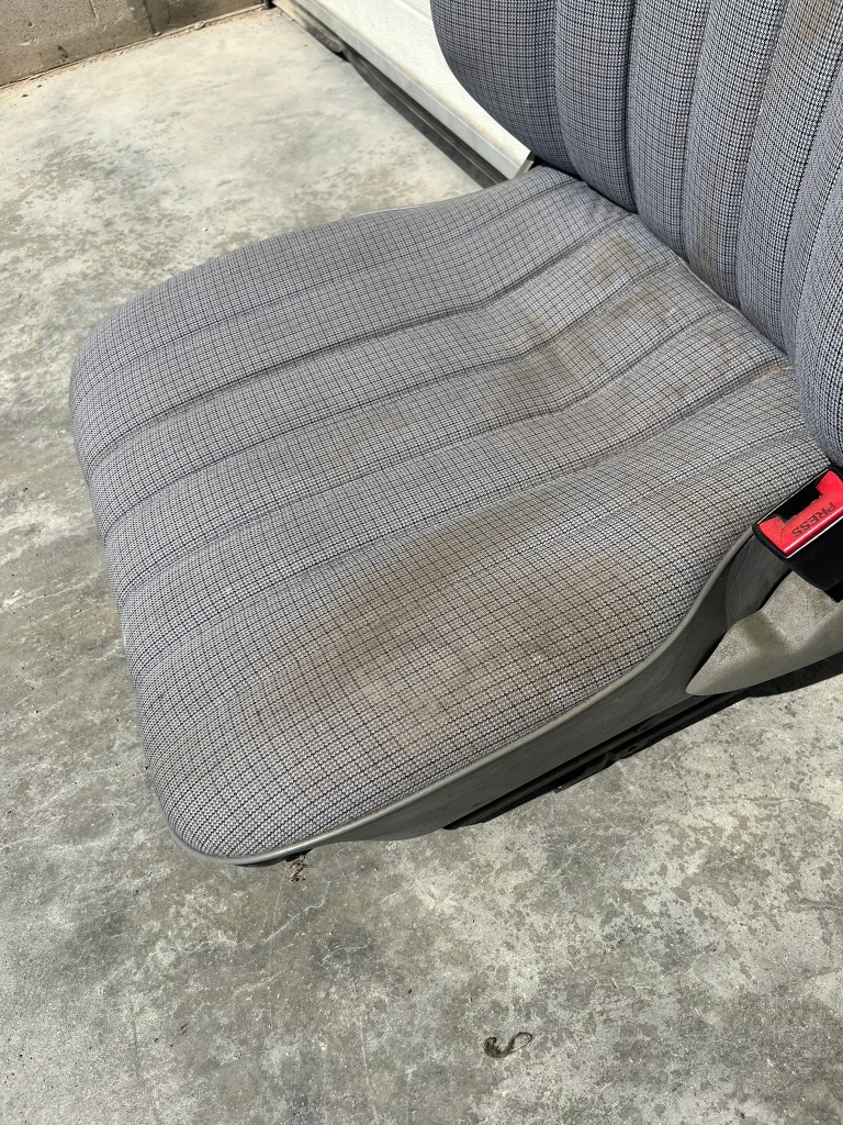 Сиденье правая  пассажира сиденье mercedes w201 190 190e 190d Недорого