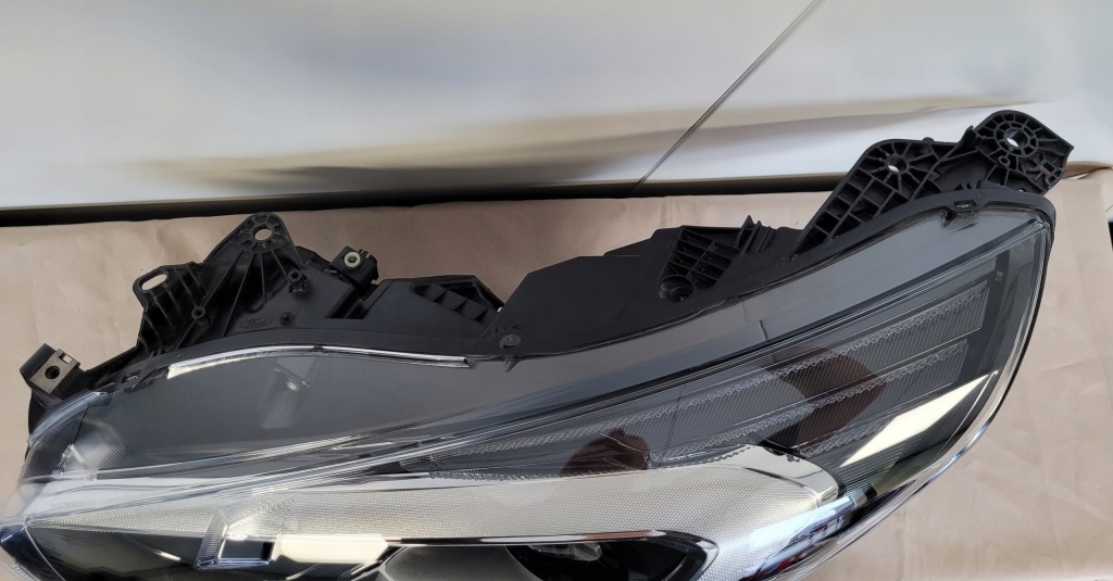 фото №5, Лампа левый перед левая передняя led em2b-13w030-cs ford s-max