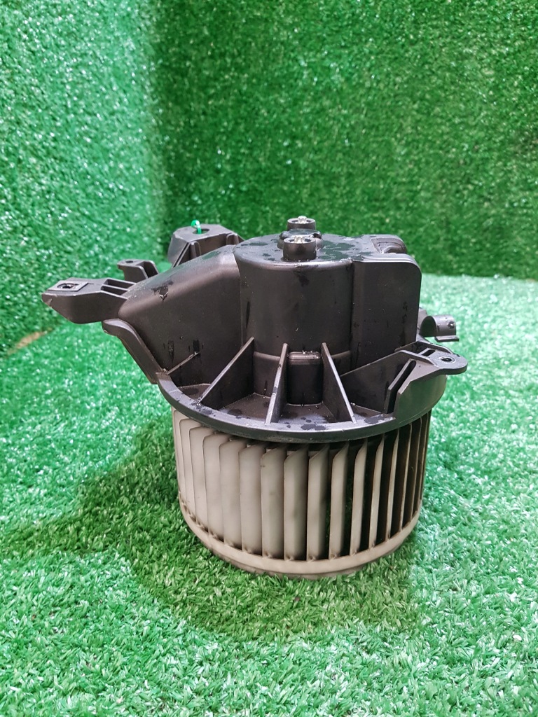 фото №1, Вентилятор обдув fiat grande punto 1.2 8v 164230100