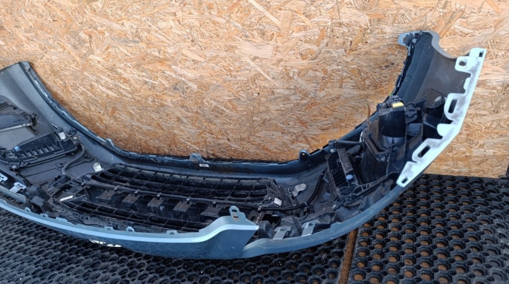 Peugeot 308 sw t7 рестайлинг  бампер перед противотуманные фары drl kgyc с Разборки