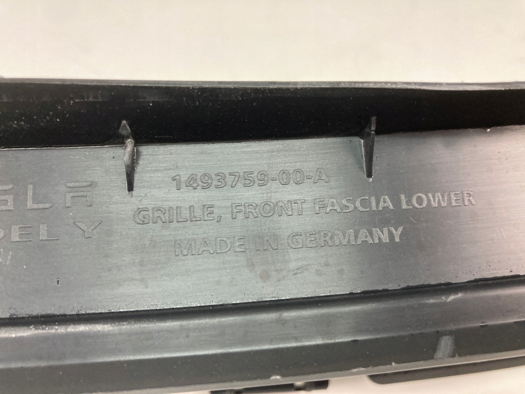 фото №13, Решётка бампера средняя tesla y