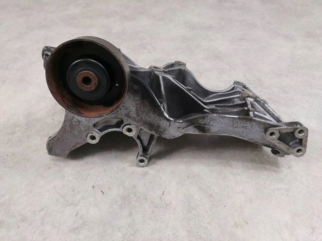 фото №6, Кронштейн двигуна генератора audi a4 b7 04-08 2.0 tfsi