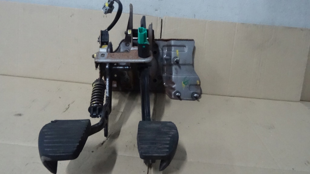 фото №5, Peugeot 207 hdi педаль зчеплення гальма