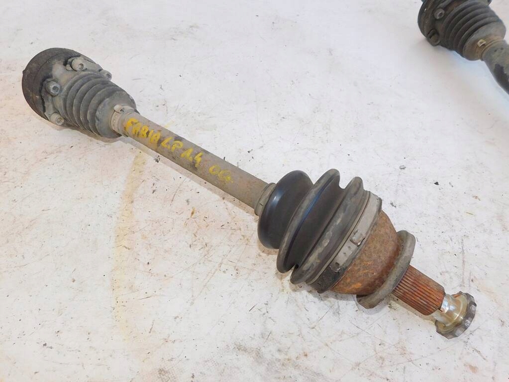 фото №2, Skoda fabia i 1.4mpi 00r привідний вал ліва