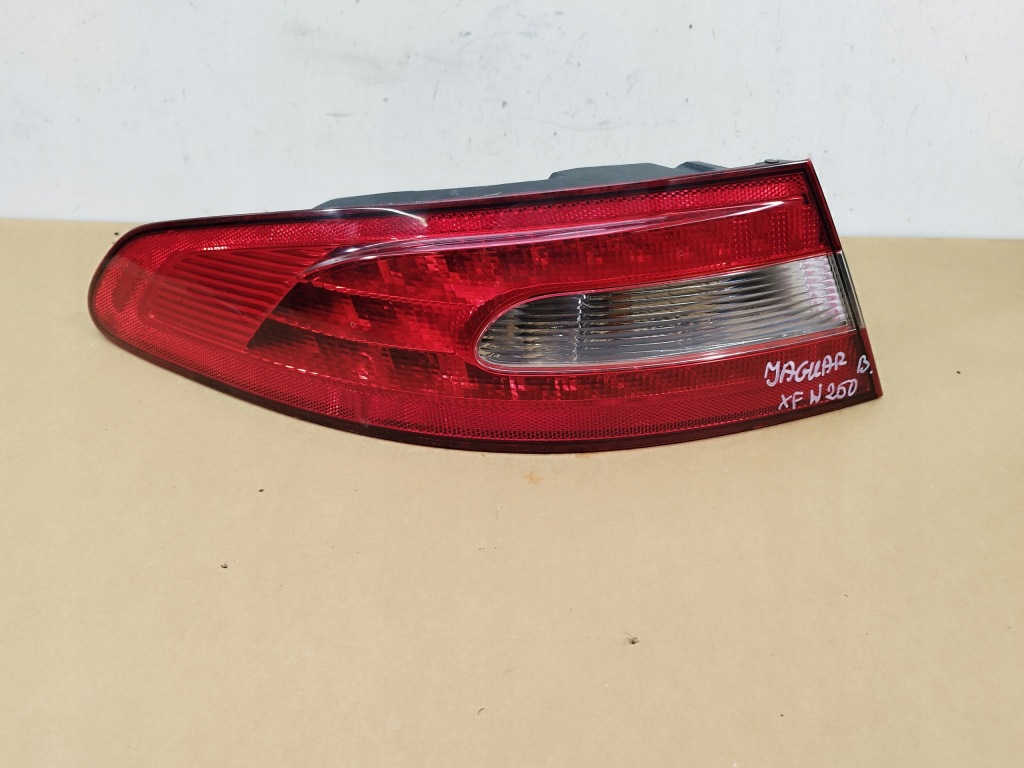 фото №9, Лампа права + ліва задня w крила sedan jaguar xf x250 lata 2008-2011