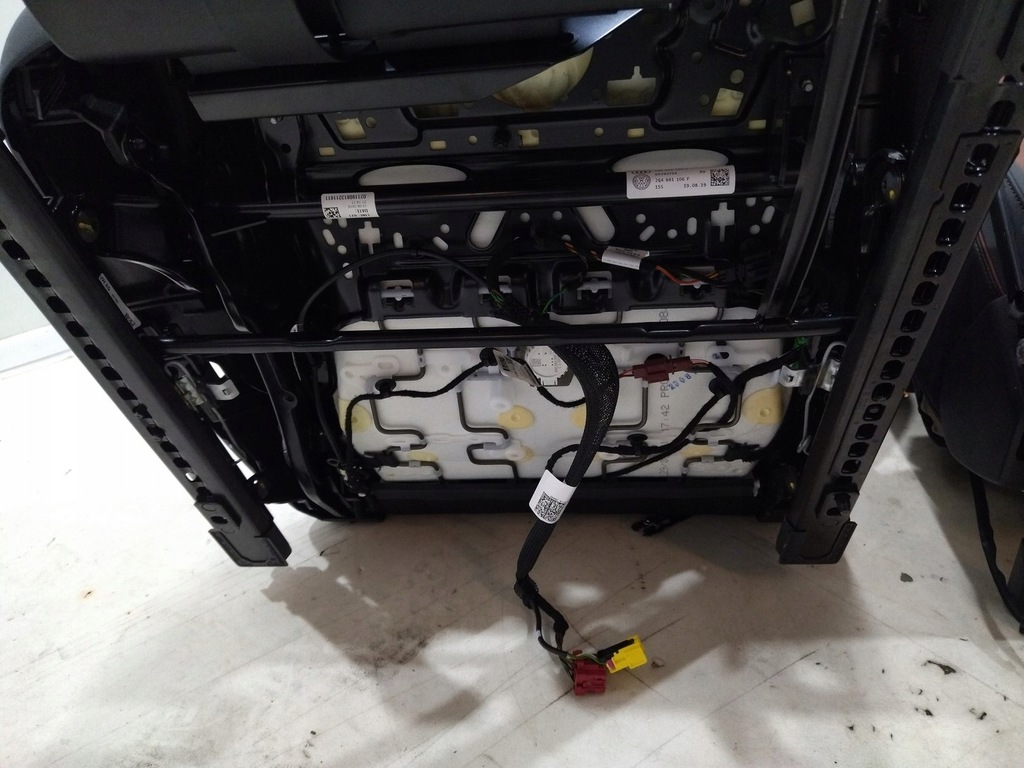 фото №13, Оббивка сидіння заднє сидіння коричнева шкіра ergo обігрів масаж vw arteon 2019+