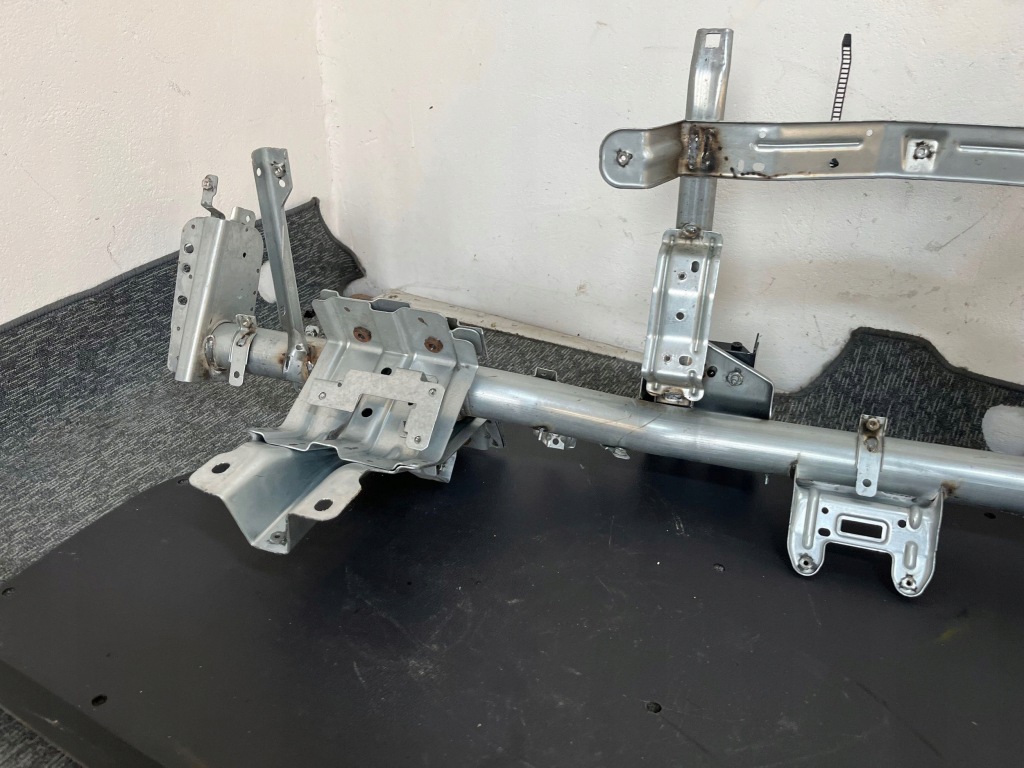 Iveco daily vi рестайлинг  2.3 hpi автоматическая коробка передач 2021r каркас балка панели приборной панели Оригинал