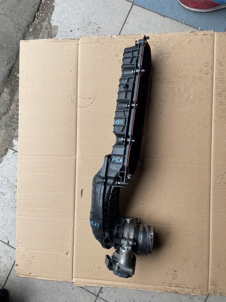 Купить Bmw m5 g30 m8 f90 двигатель s63b44b коллектор впускной  левый 8601613 правый 8601612