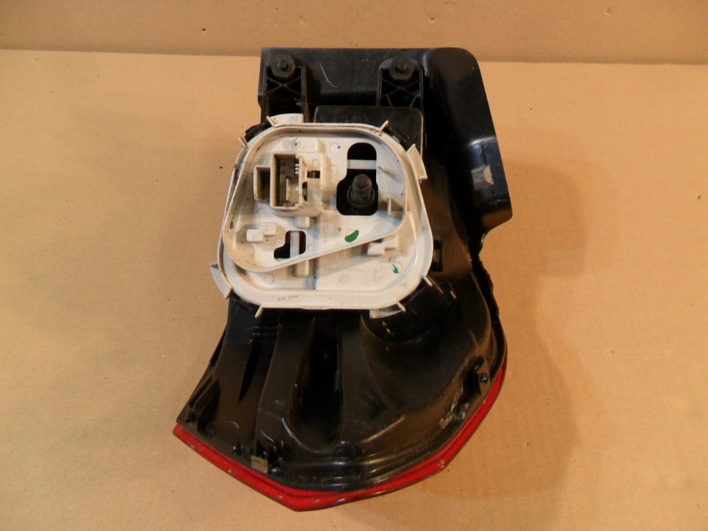 Лампа задняя задняя левая vw touran 15- 5ta945095a Оригинал