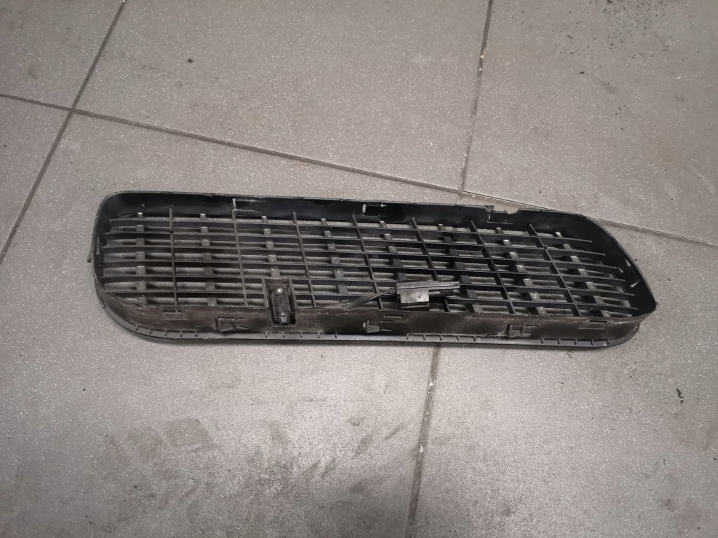 Решітка капота ліва bmw x5 e53 8402669 Недорого