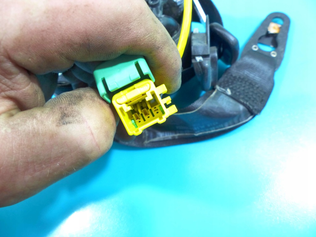 Ремень безопасности перед правая  porsche cayenne 1 Недорого