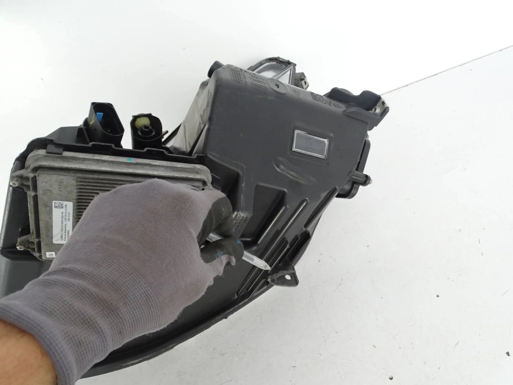 Фара перед передня правий tesla s рестайлінг  full led Зі Шроту