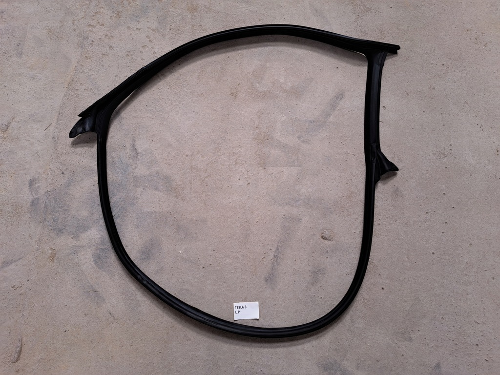 фото №1, Прокладка дверь левый перед tesla 3 lift