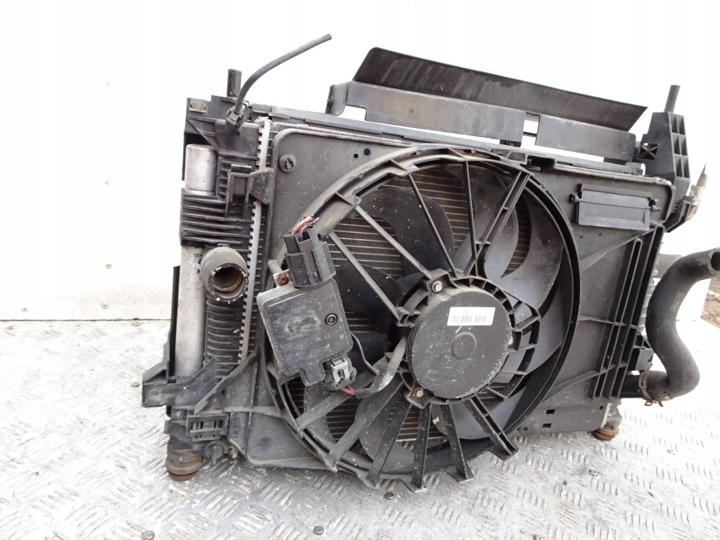 Радіатор води + вентилятор ford focus mk3 1.0 ecoboost Оригінал