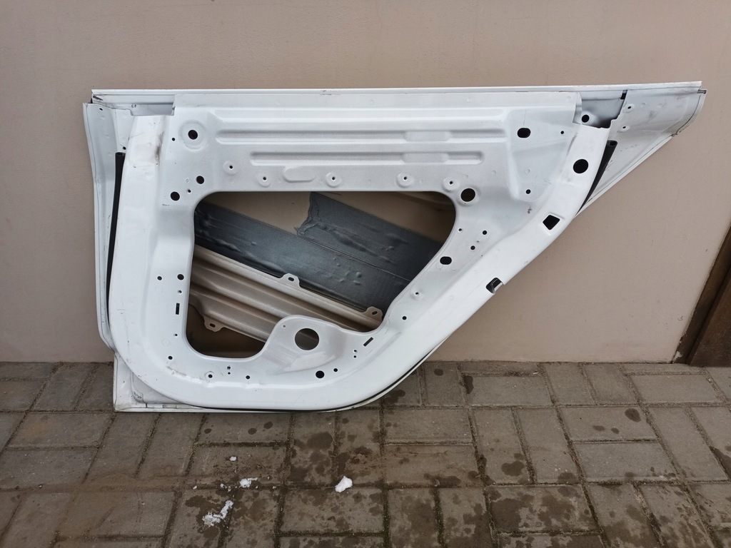 фото №7, Дверь правое задние tesla 3 задняя