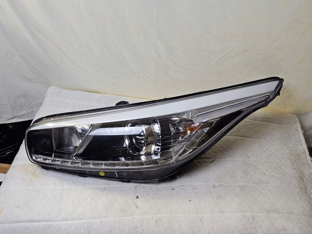 фото №1, Лампа фара перед правый правая ксенон led kia ceed ii 2 92101-a2260 r501
