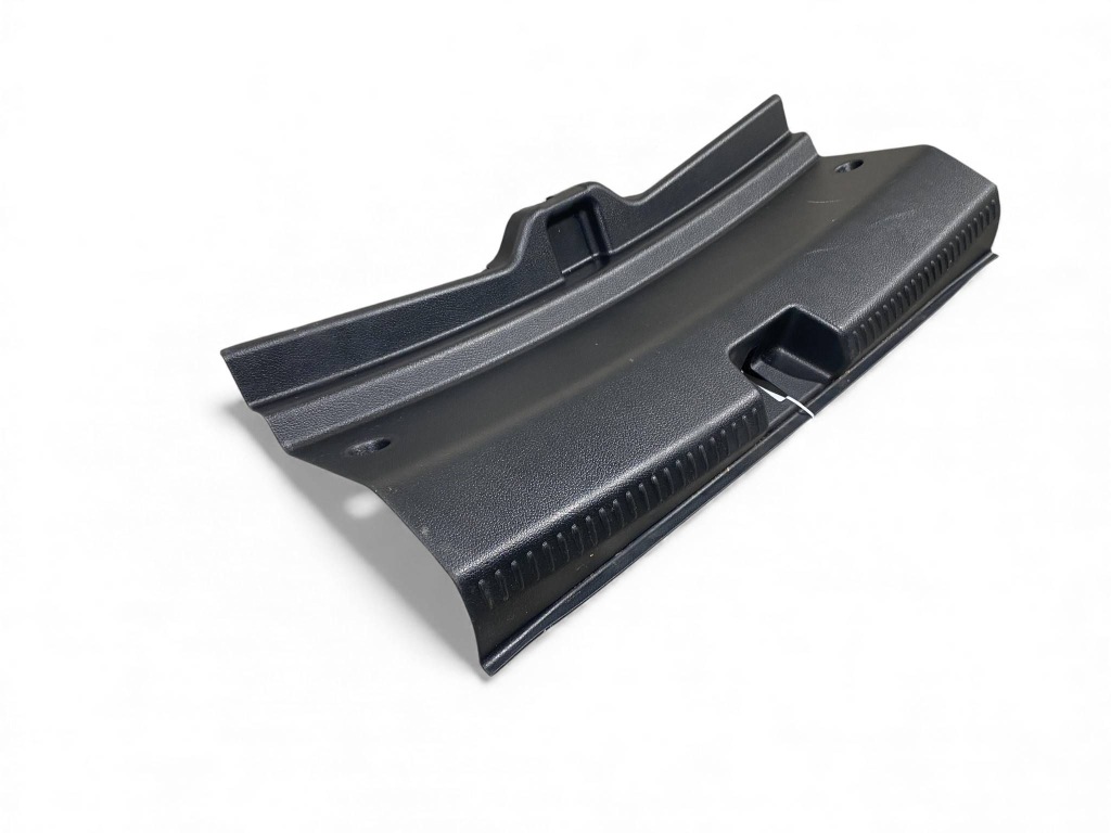 Mercedes-benz cla c118 x118 накладка поріг багажника a1186907800 Недорого