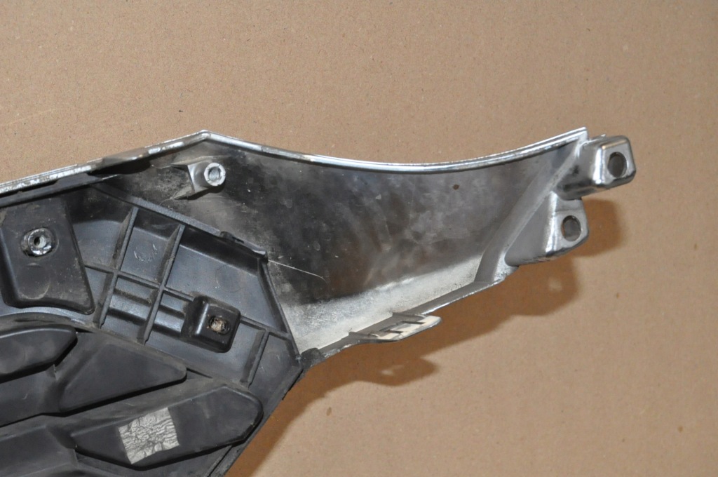 Решітка радіатора решітка  радіатора решітка бампера hyundai santa fe iv 86366-s1110 Доставка