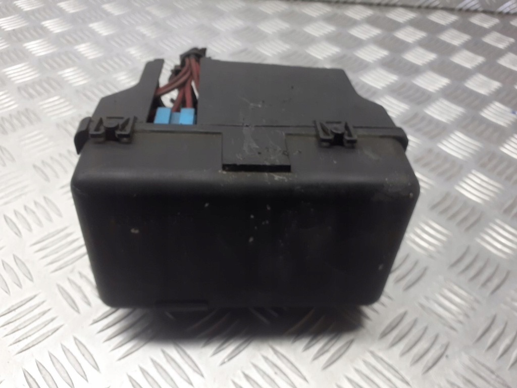 фото №1, Коробка запобіжників renault espace iv 1.9 dci 8200525478