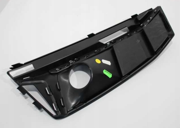 фото №2, Audi a4 b9 передняя часть правый решётка 8w0807682lru6