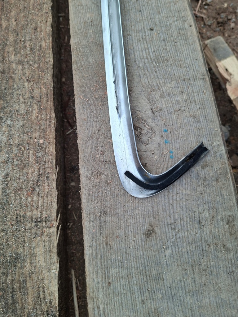 Молдинг кузовная правый  audi q5 8r 8r0853346a с Разборки