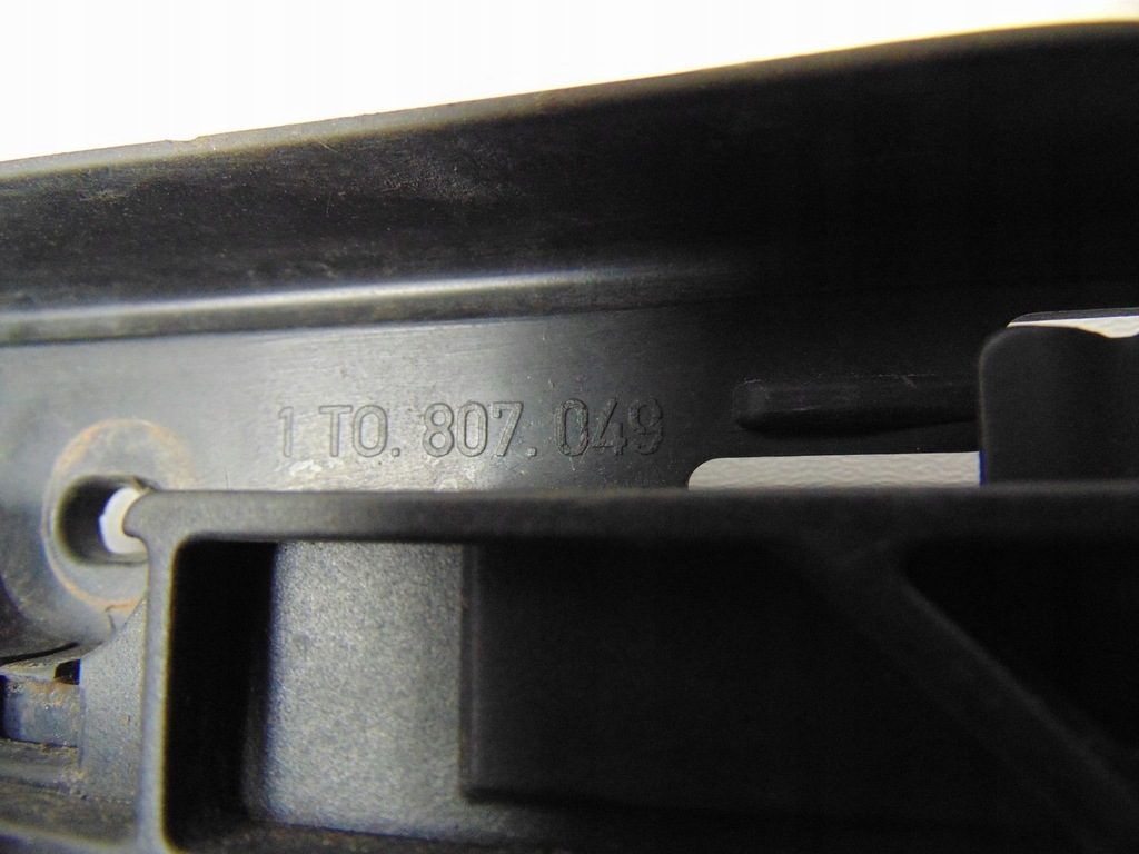 фото №9, Напрямна бампера лівий перед vw caddy 2007rok 1t0807049