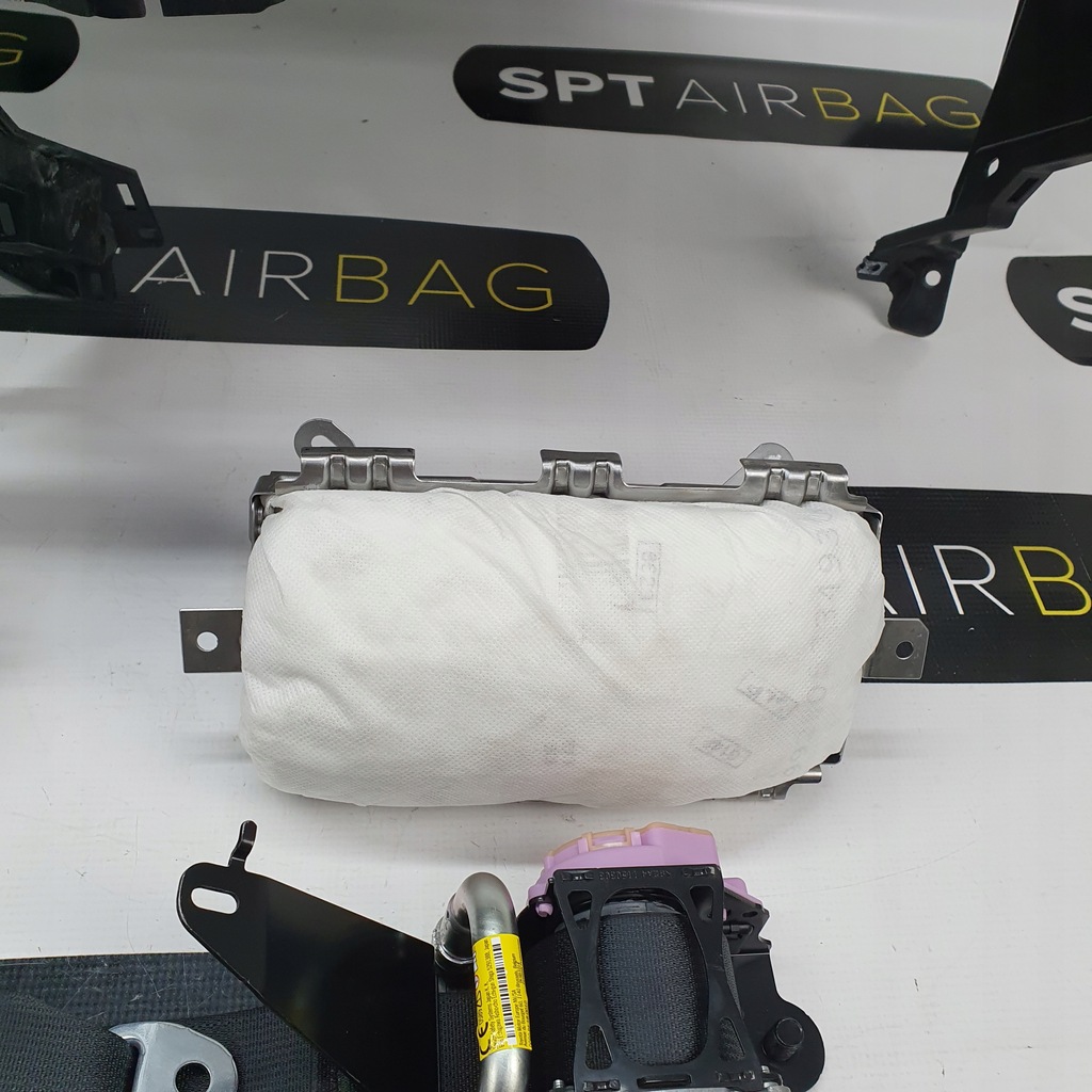 фото №10, Corolla e21 панель приладів консоль подушки безпеки ремені подушка безпеки