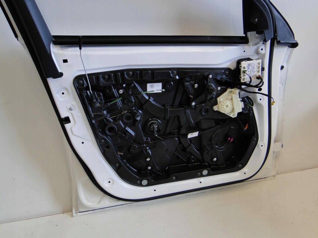 фото №8, Mercedes glc x253 253 замок дверь левая передние