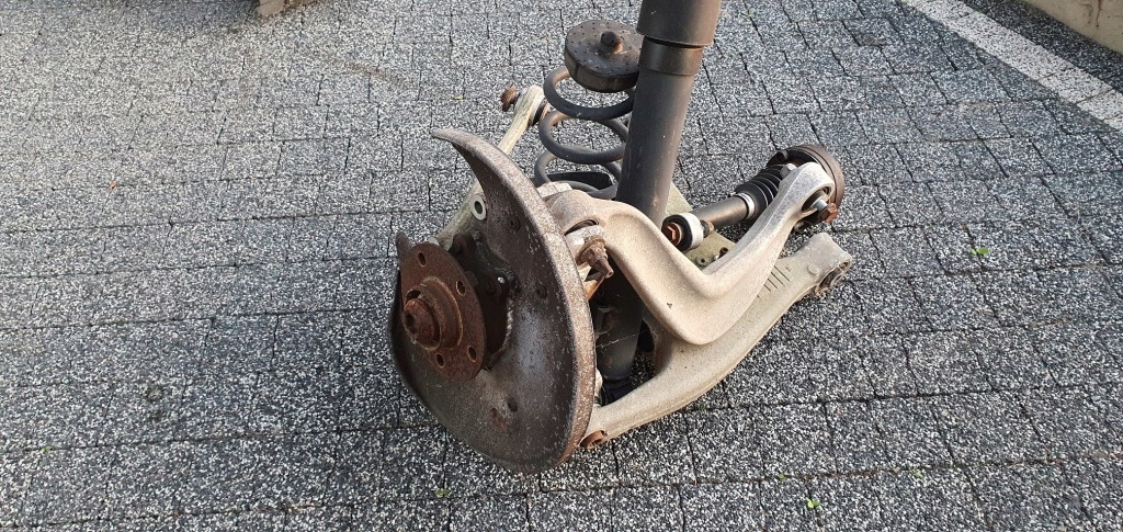 фото №3, Audi s4 b8 поворотный кулак левый задняя амортизатор приводной вал