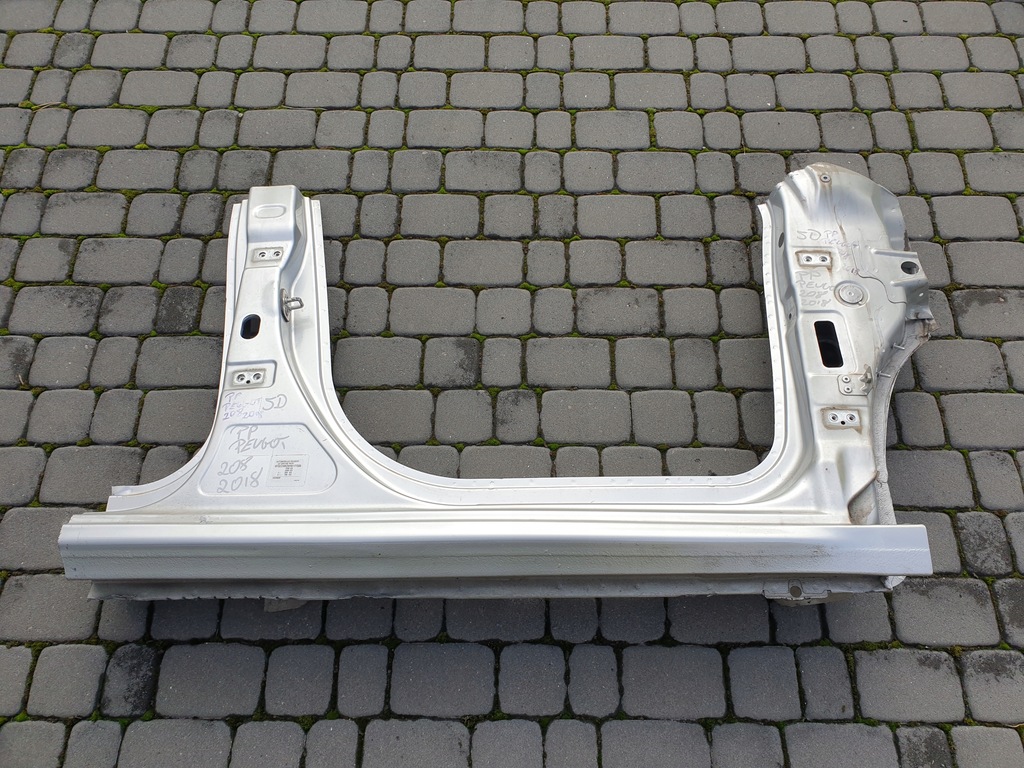 фото №1, Блок двигателя порог четверть peugeot 208 2014-