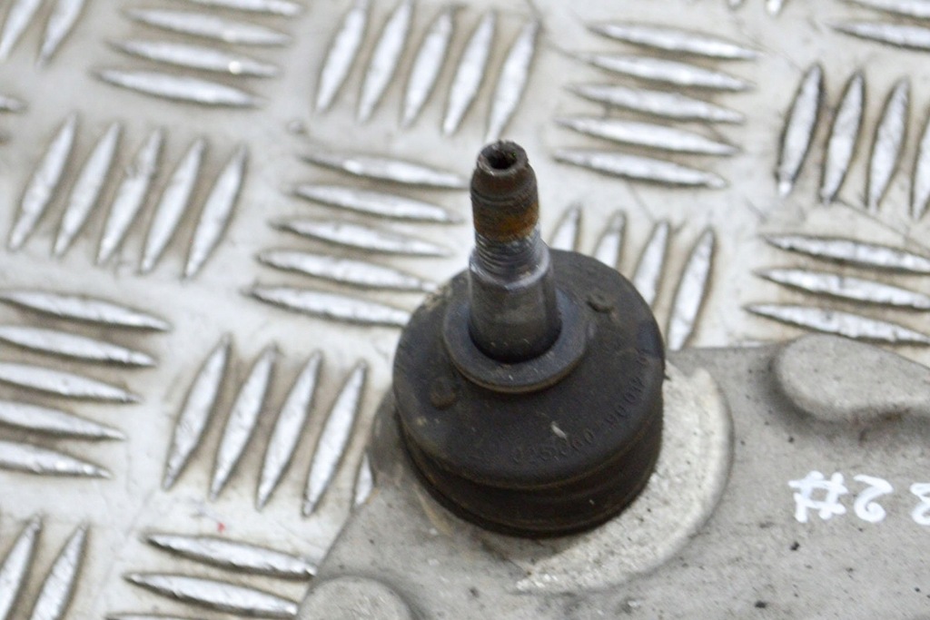 фото №5, Maserati quattroporte m156 передній лівий верхній важіль 06700041850 302kw 2015