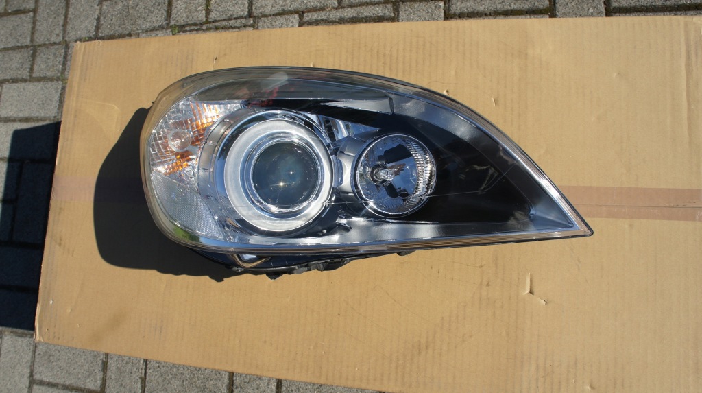 фото №1, Передня права лампа volvo v60 s60 ii ксенон