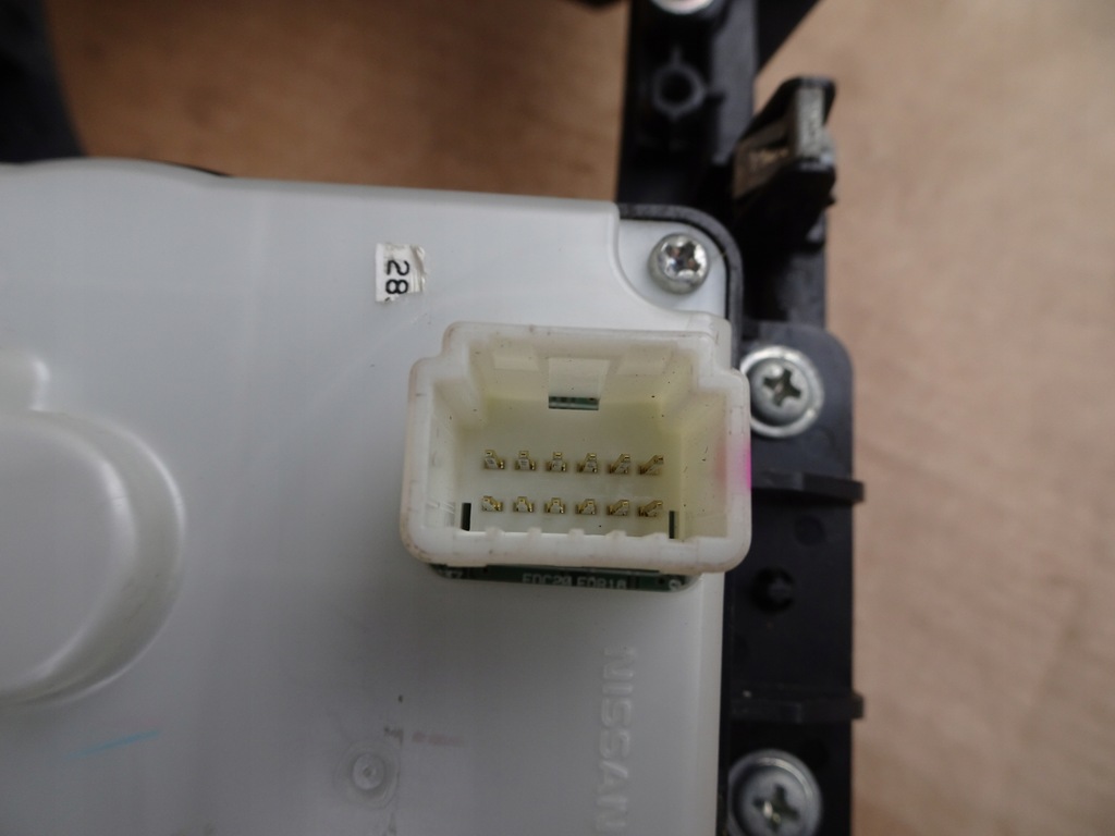 фото №10, Infiniti q50 панель середній тунель