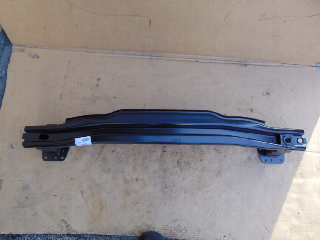 Купити Балка бампера задня заднього audi a1 82a ii nowa