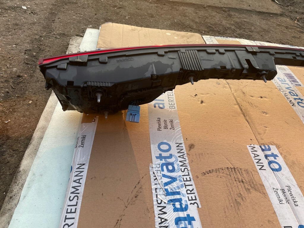 фото №9, Audi a8 s8 d5 lift накладка лампа задняя задняя w крышка 4n0945095ac