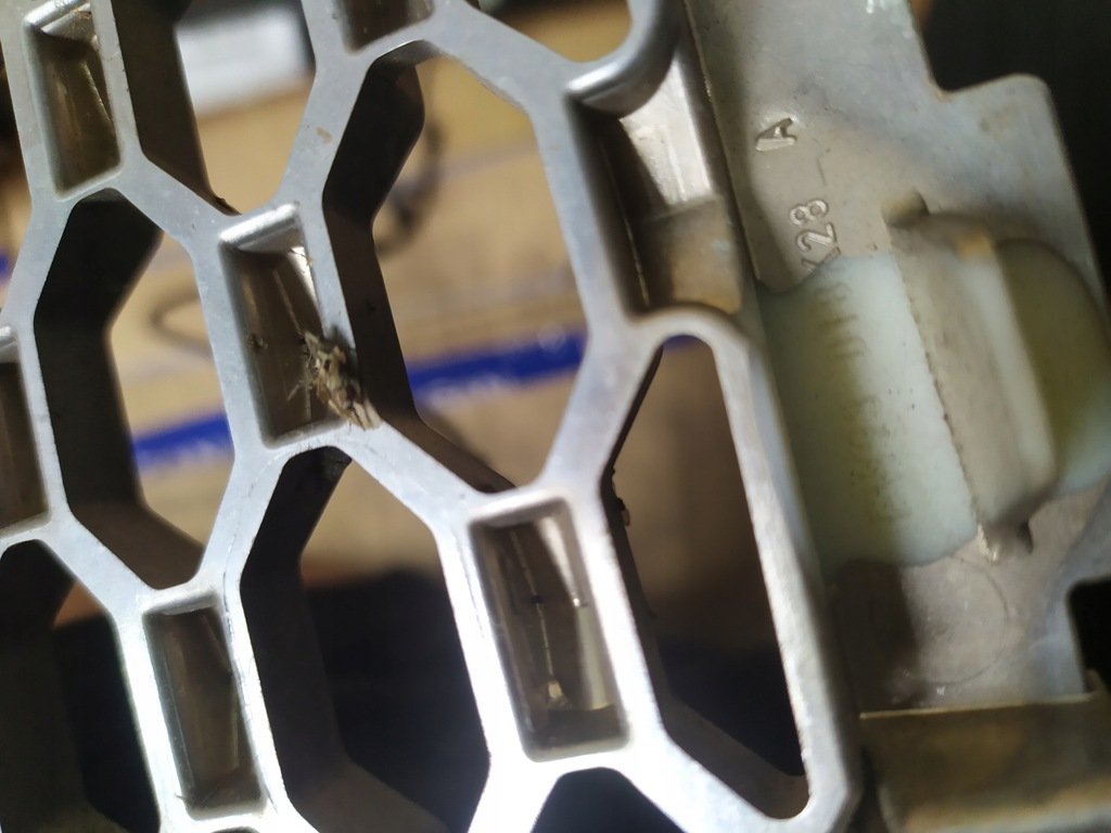 фото №5, Решётка радиатора камера jaguar xj 351