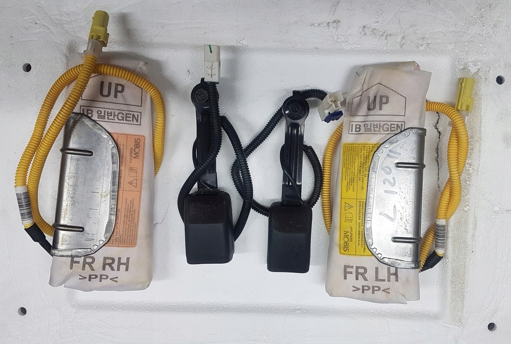 фото №1, Клипса поперечина сиденье hyundai i20 ii