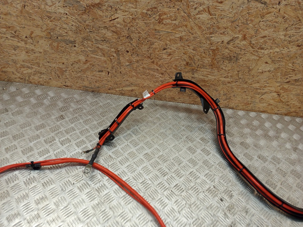 Купити Bmw x1 e84 шланг плюсовий кабель акумулятор 9207514