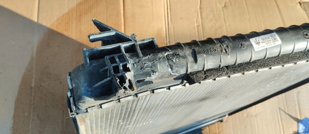 Радіатор води maserati ghibli 3.0d v6 16478746 оригінал 14- в Україні