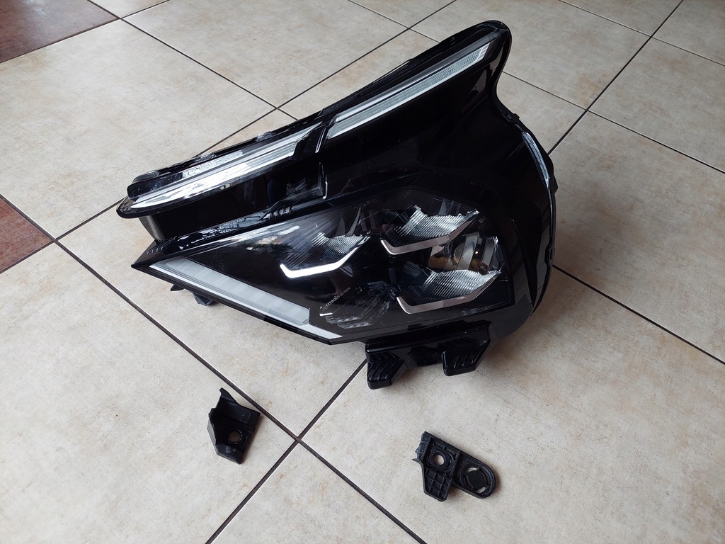 фото №1, Лампа левая - full led - vision - citroen c4 iii - 2020