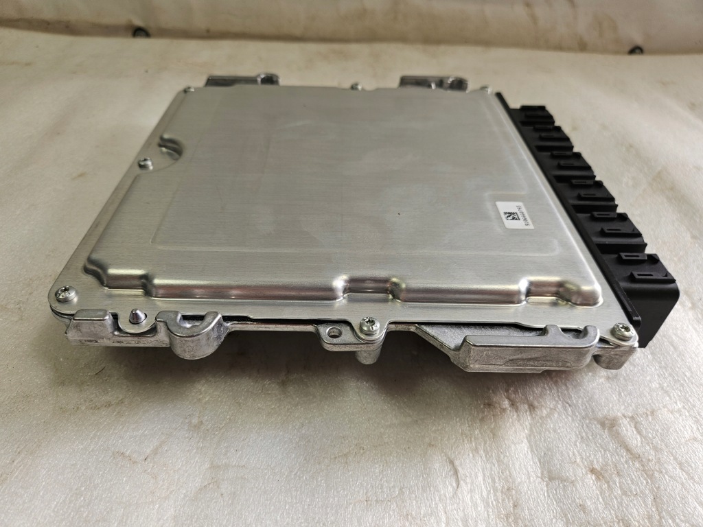 Бортовой компьютер двигателя блок управления maserati grecale 670215611c / 261 s10 4lr Киев