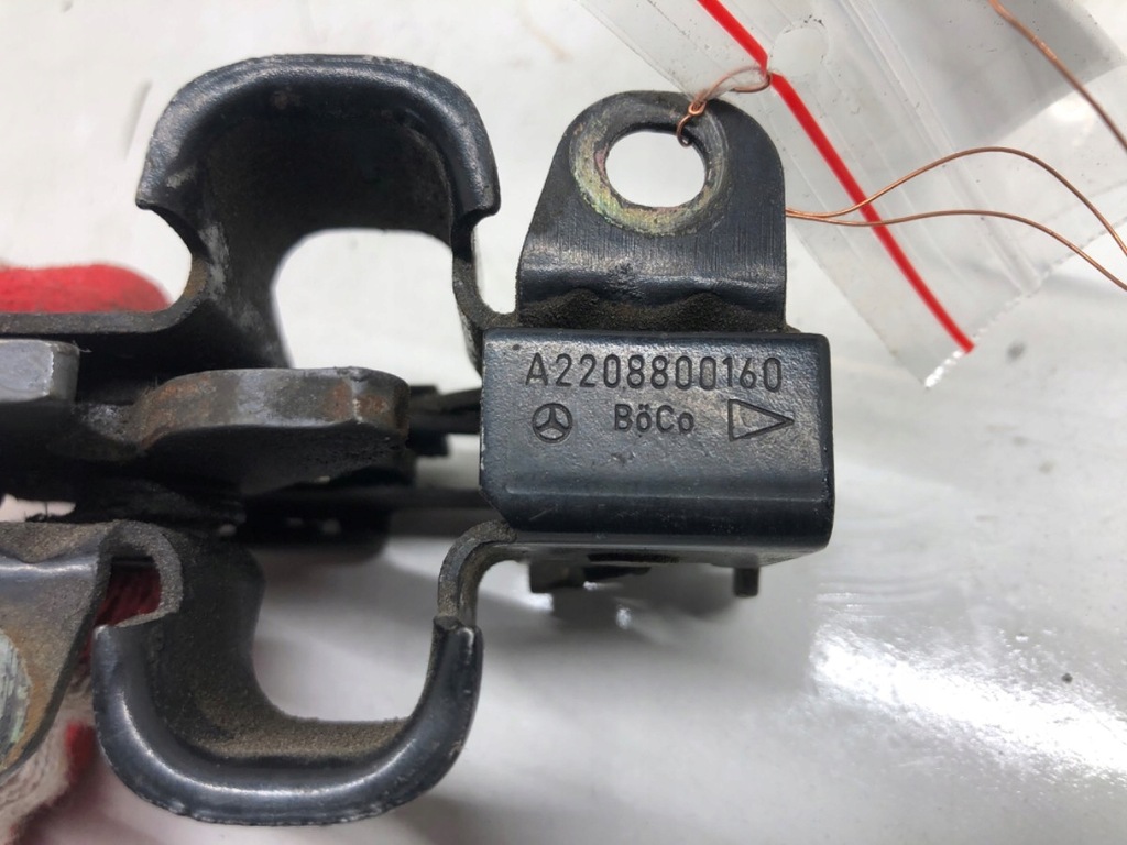 фото №6, Замок капот перед mercedes c215 хэтчбек a2208800160 99-06