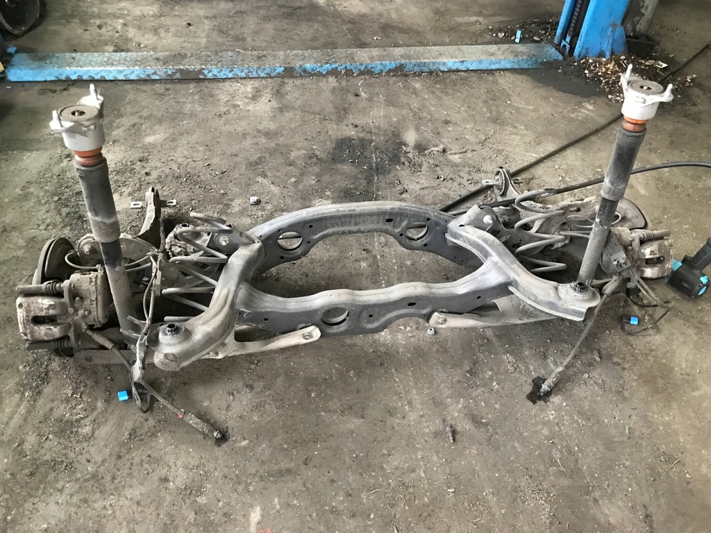 фото №1, Mercedes cla w117 gla w156 ступица поворотный кулак задняя