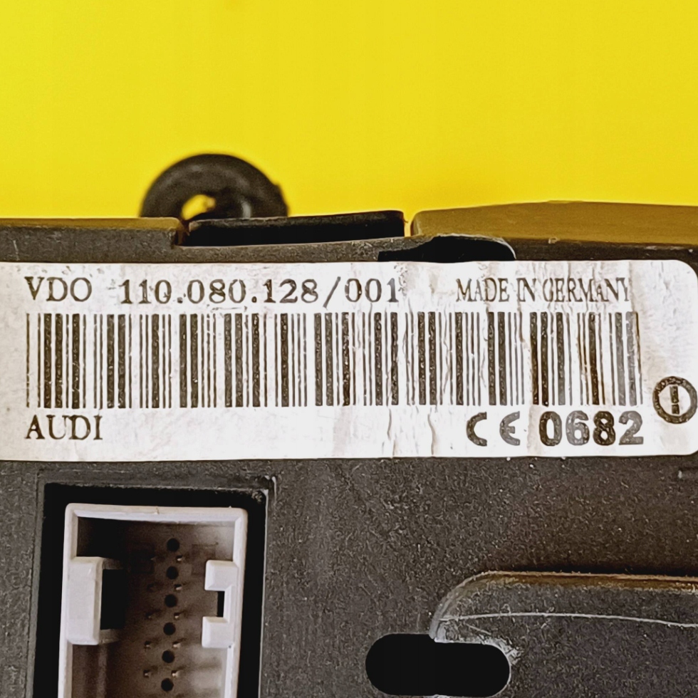 фото №7, Счетчик приборная панель приборы audi a6 c5 дизель 4b0920933g nr218