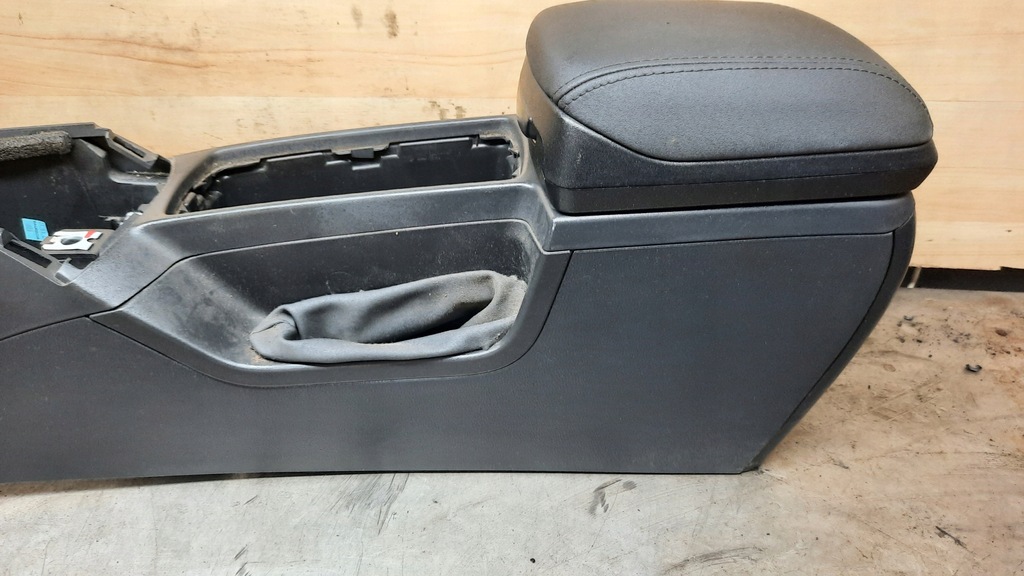 фото №6, Подлокотник туннель средний volvo s40 ii v50 04-12