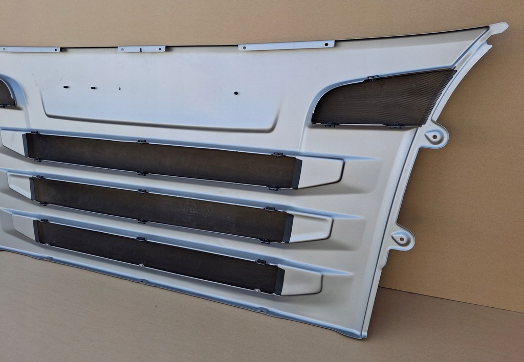 фото №9, Scania r xpi капот решітка радіатора емблема лист оригінал