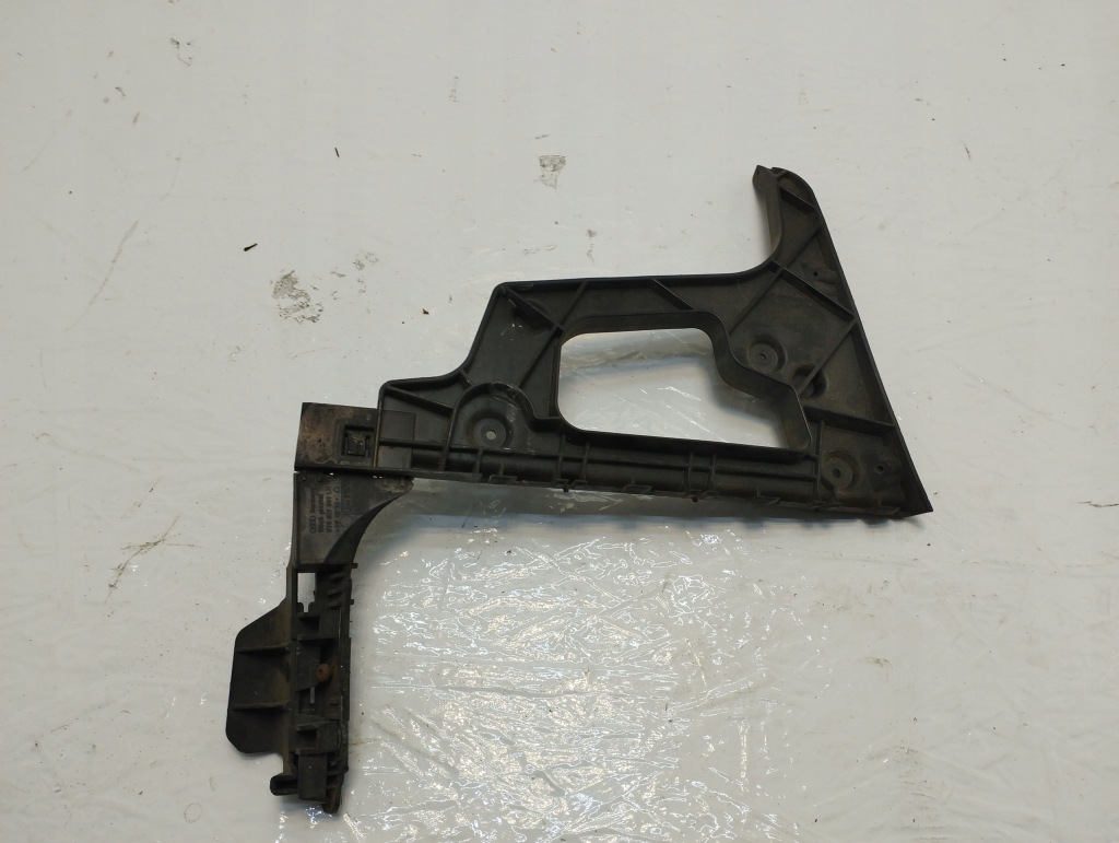 фото №1, Audi a5 напрямна бампера задня 8t0807453 8t0807889