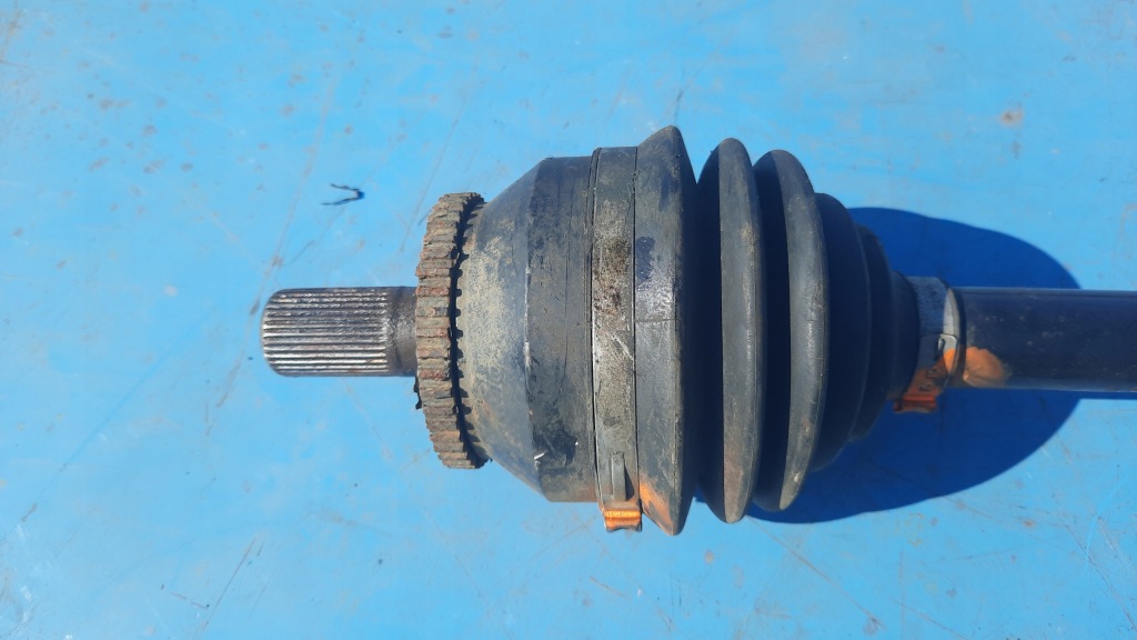 Volvo xc90 2.4 привідний вал ліва короткий 30651435 автоматична коробка передач Недорого