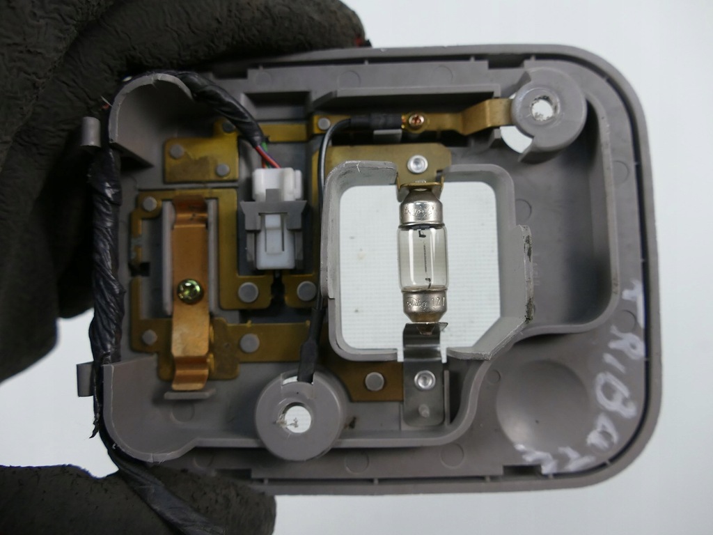 фото №5, Mazda tribute лампа кабины потолочный