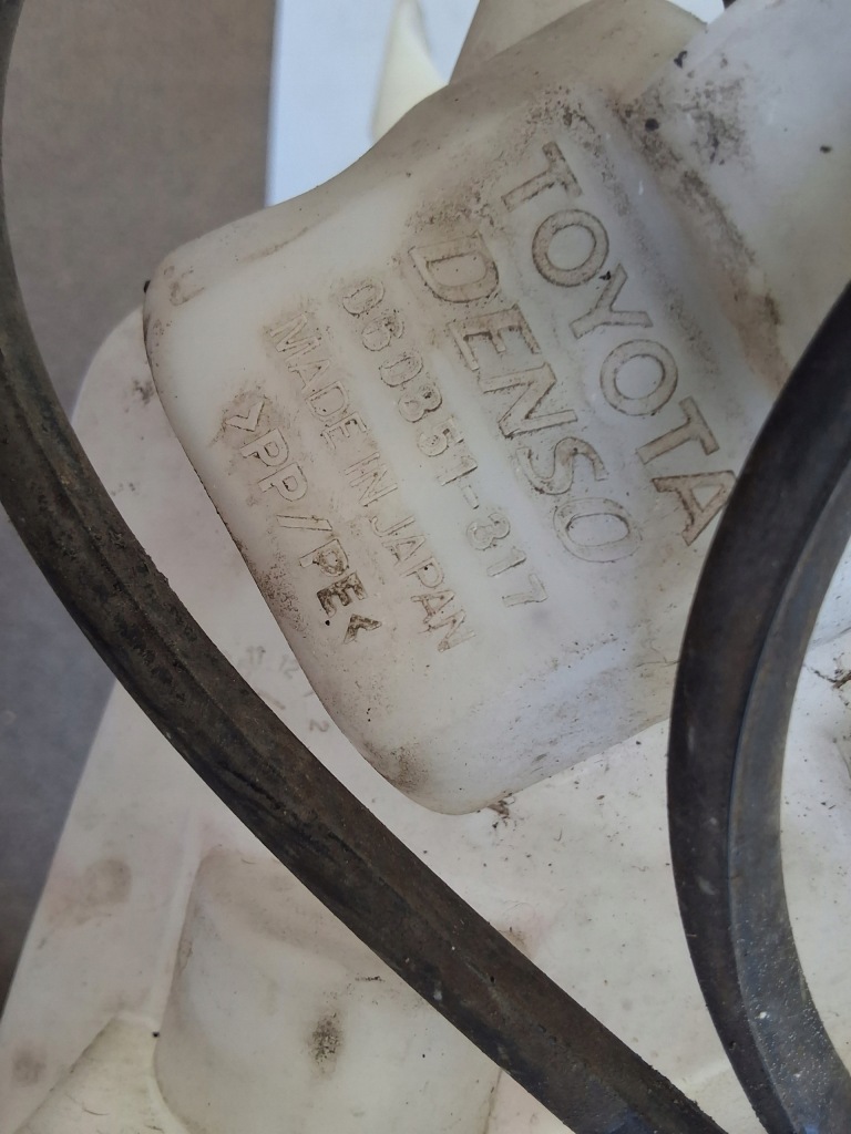 Prius 3 prius plus бачок омывателя 060861-317 Недорого